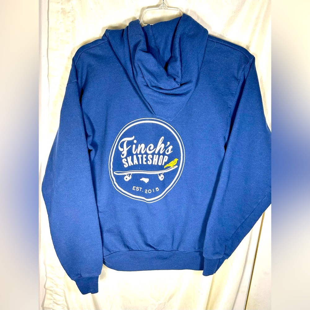 Hanes pullover Sweatshirt Hoodie with Kangaroo pockets Size M Preowned.